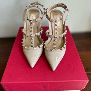 Valentino Garavani Rockstud Patent Caged Pump